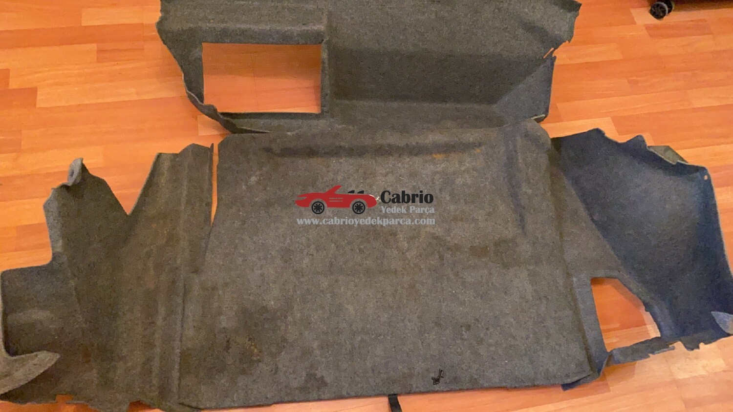 BMW Z3 UYUMLU ORJİNAL BAGAJ HALISI SET HALİNDE 4 PARÇADIR ÇIKMA TEMİZ