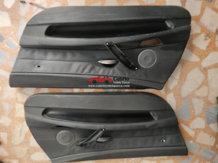 BMW Z4 E85 E86 UYUMLU ORJİNAL SİYAH DERİ KAPI DÖŞEMESİ TEMİZ ÇIKMA 