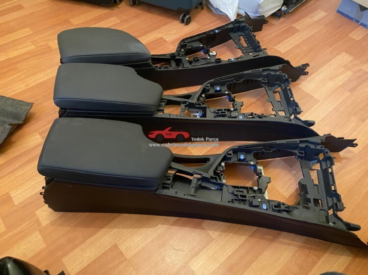 BMW F20 F22 F23 UYUMLU ORJİNAL ORTA KONSOL KOLÇAK ÇIKMA TEMİZ 