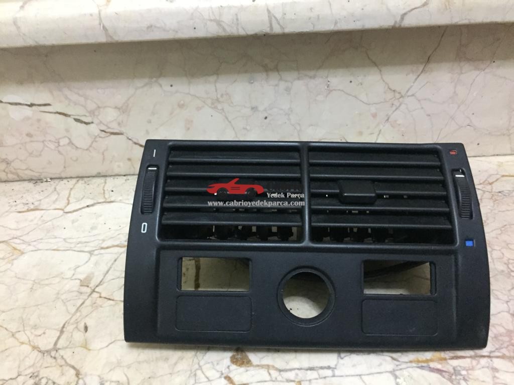 BMW ORJİNAL E53 X5 UYUMLU ARKA HAVA KANALI HAVA IZGARASI TEMİZ ÇIKMA
