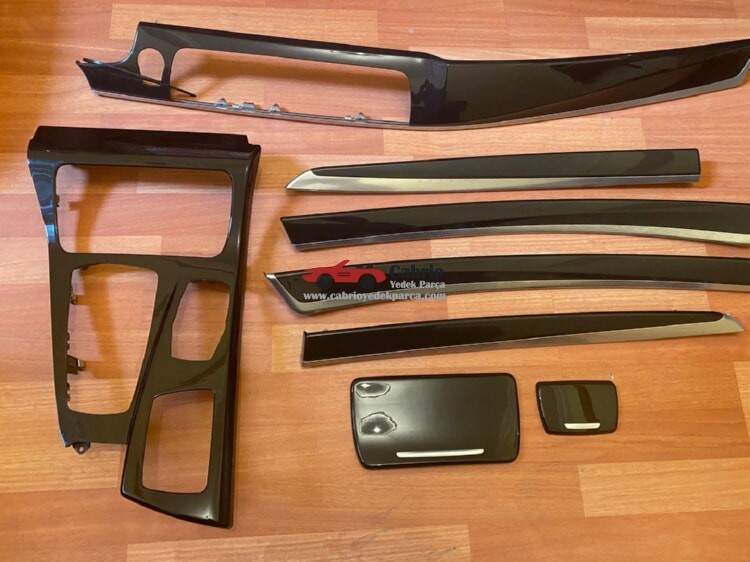 BMW F10 UYUMLU PARLAK SİYAH TRİM SETİ ORJİNAL TOPLAM 9 PARÇADIR YAN SANAYİ YAPMA ÇÖPLERLE KARIŞTIRMAYIN