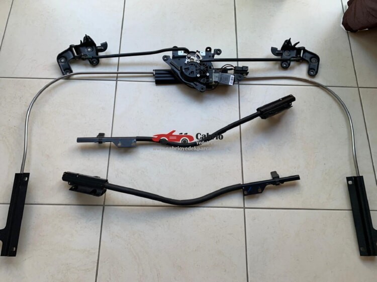 BMW E93 F33 F83 CABRİO UYUMLU HARDTOP ÖN KİLİTLERİ MOTOR BİRLİKTE ORJİNAL TEMİZ ÇIKMA 