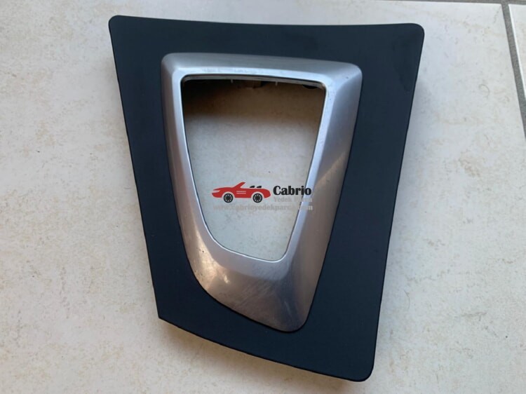 BMW 9234131 F30 F31 F32 F33 F34 F36 SERİLERİNE UYUMLU ORJİNAL VİTES ÇERÇEVESİ ÇIKMA TEMİZ