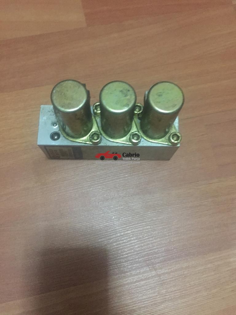 BMW E46 CABRİO UYUMLU ORJİNAL TENTE POMPASI VALFİ 8234529 ÇIKMA TEMİZ