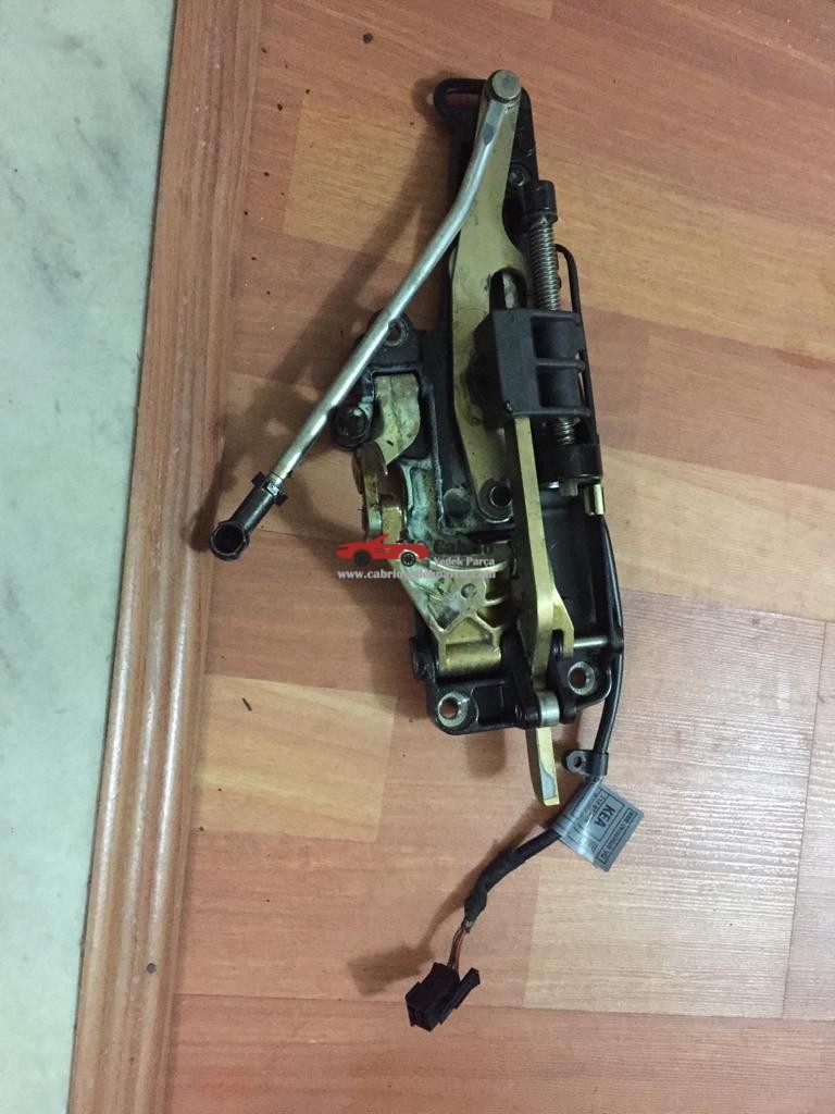 OPEL ASTRA G CABRİO UYUMLU ORJİNAL TENTE ÖN KİLİT SENSÖRLÜ 3001260004 TEMİZ ÇIKMA 