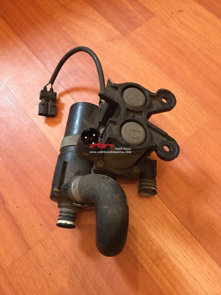 BMW E34 E32 UYUMLU ORJİNAL KALORİFER MUSLUĞU ÇIKMA ORJİNAL