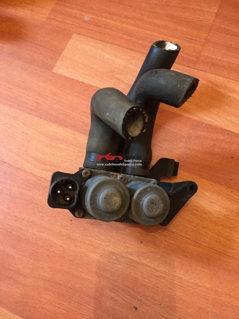 BMW E36 UYUMLU ORJİNAL KALORİFER MUSLUĞU ÇIKMA TEMİZ