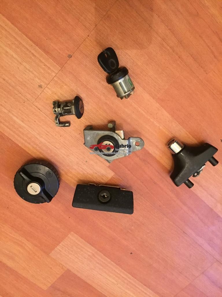 BMW E30 UYUMLU ORJİNAL KİLİT SETİ ÇIKMA TEMİZ