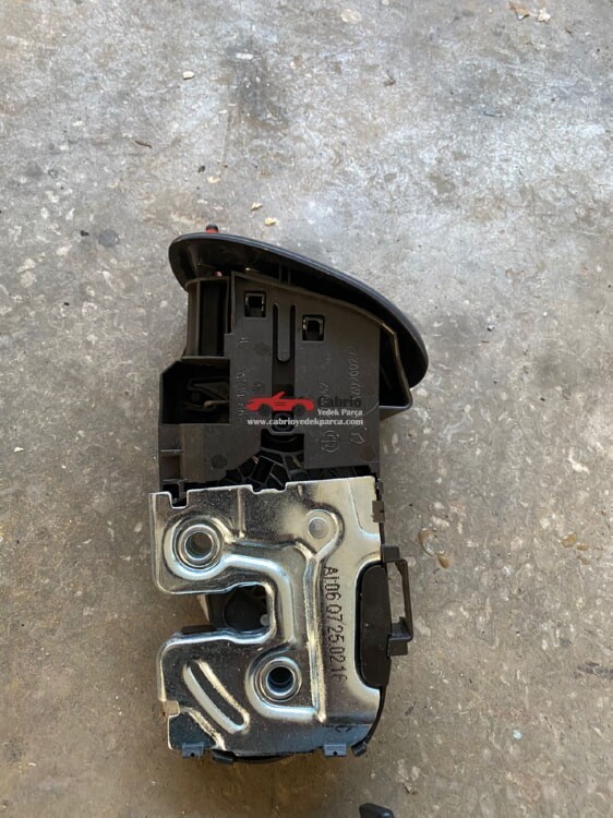 BMW F10 F20 F30 UYUMLU ORJİNAL ARKA KOLTUK KEMER KİLİDİ TEMİZ ÇIKMA 