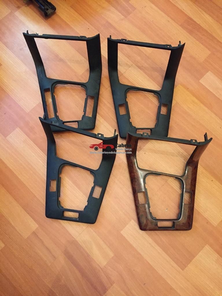 BMW E36 UYUMLU ORJİNAL ORTA KONSOL ÜST PLASTİĞİ ÇIKMA TEMİZ