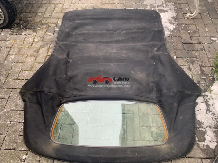 OPEL ASTRA G CABRİO UYUMLU ORJİNAL TENTE DIŞ BEZİ ÇIKMA TEMİZ CAMI ÜZERİNDE 