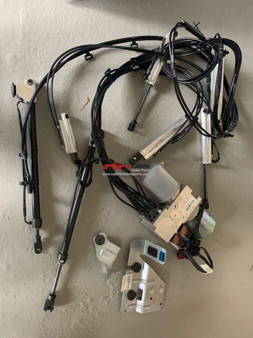 MERCEDES E W207 CABRİO UYUMLU TENTE POMPASI VE AMERTİSÖRLERİ 7 ADET ORJİNAL SIFIR TAM TAKIM HALİNDEDİR GÜNCEL FİYATI 8000 BİN EURO 