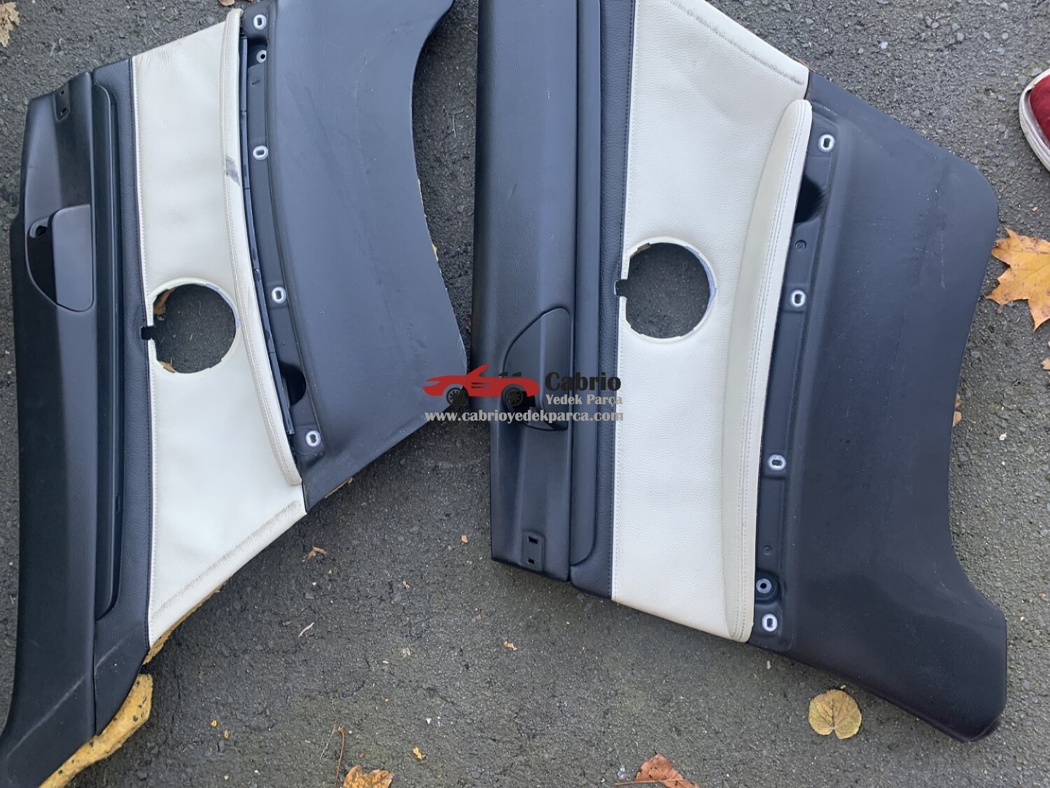 BMW E92 COUPE ARKA DERİ BEJ RENGİNDE SAĞ SOL UYUMLU ORJİNAL KAPI DÖŞEMESİ 