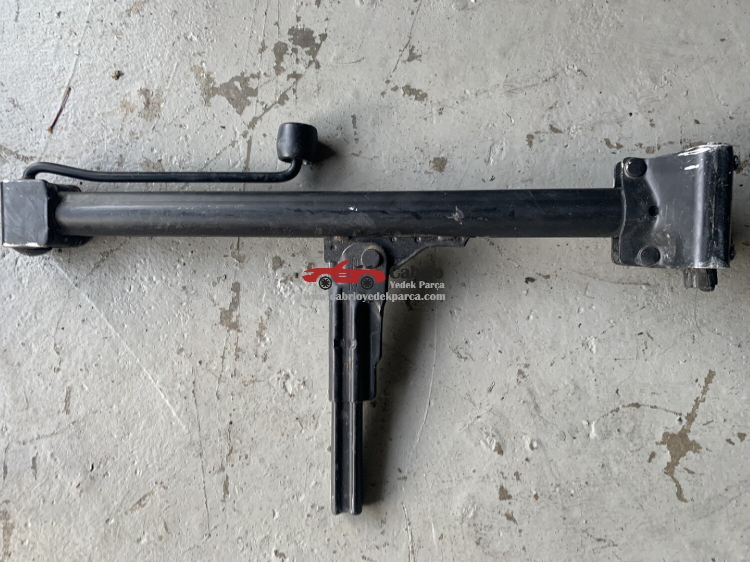 BMW E38 7 KASANIN UYUMLU ORJİNAL 1181541 ARAÇ KRİKOSU ÇIKMA TEMİZ