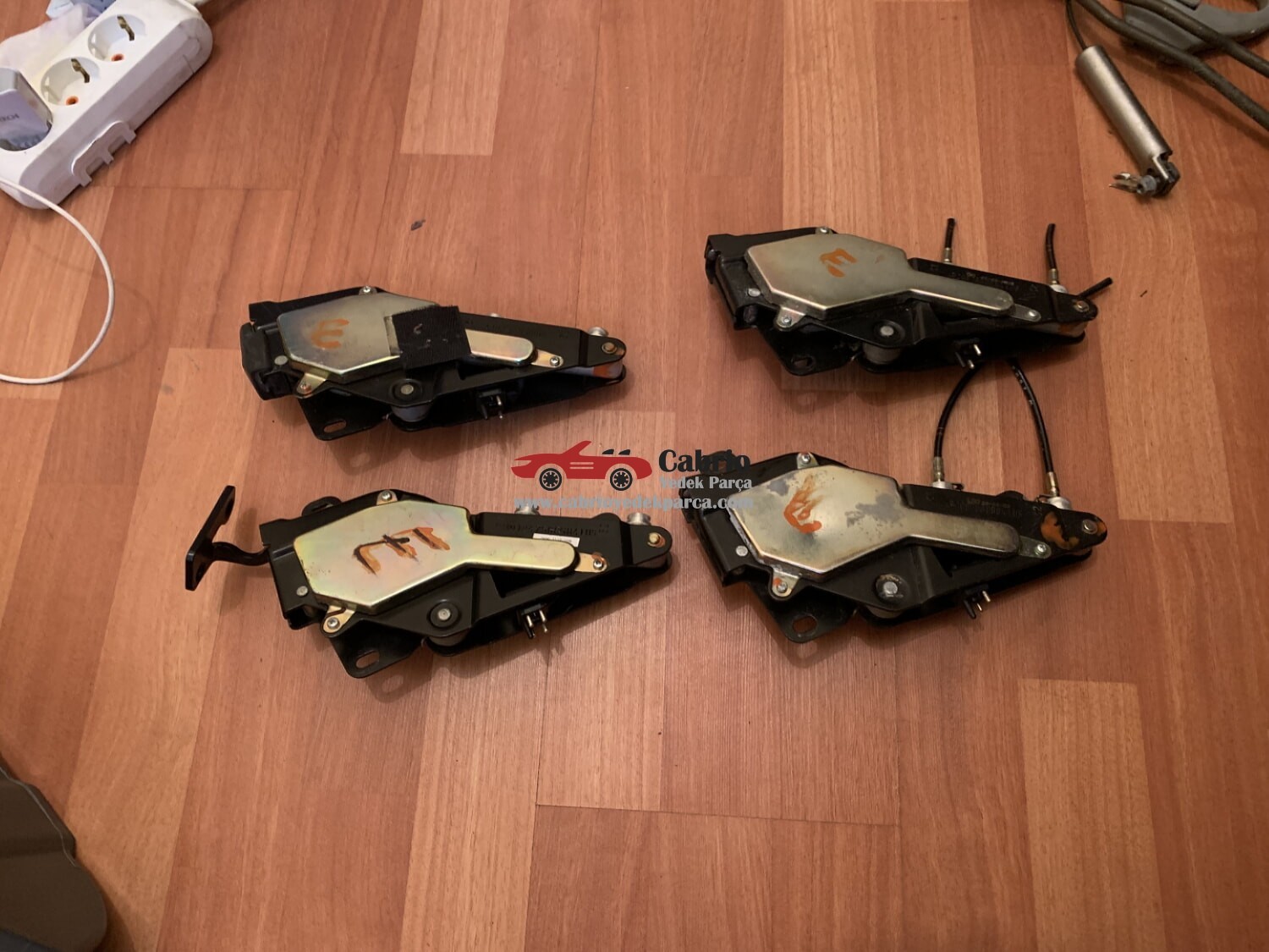 MERCEDES CLK W208 CABRİO UYUMLU TENTE BAGAJ KAPAĞI AMERTİSÖRÜ ORJİNAL