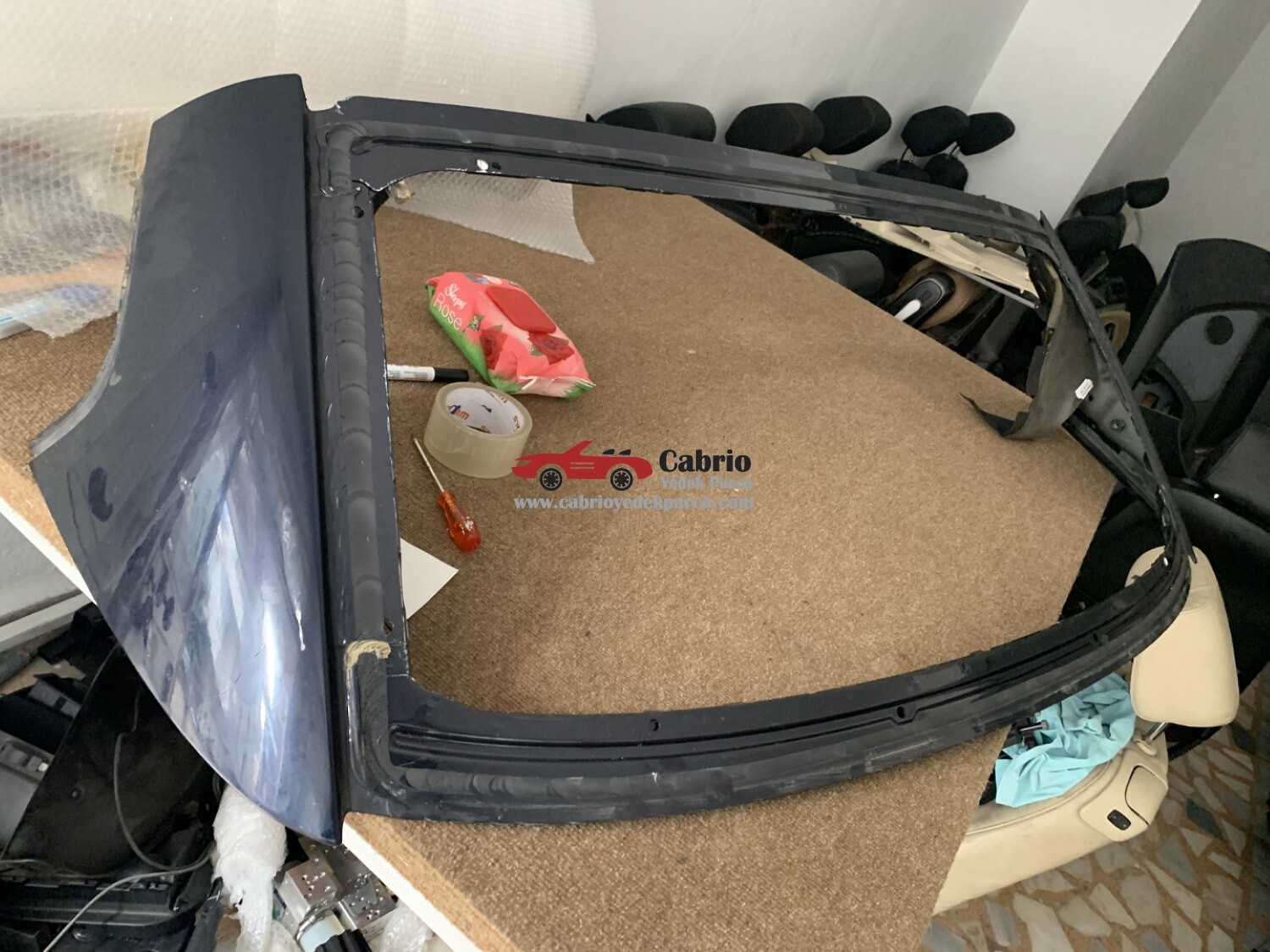 BMW E93 CABRİO UYUMLU HARDTOP CAMININ OLDUĞU KASA ÇIKMA TEMİZ ORJİNAL