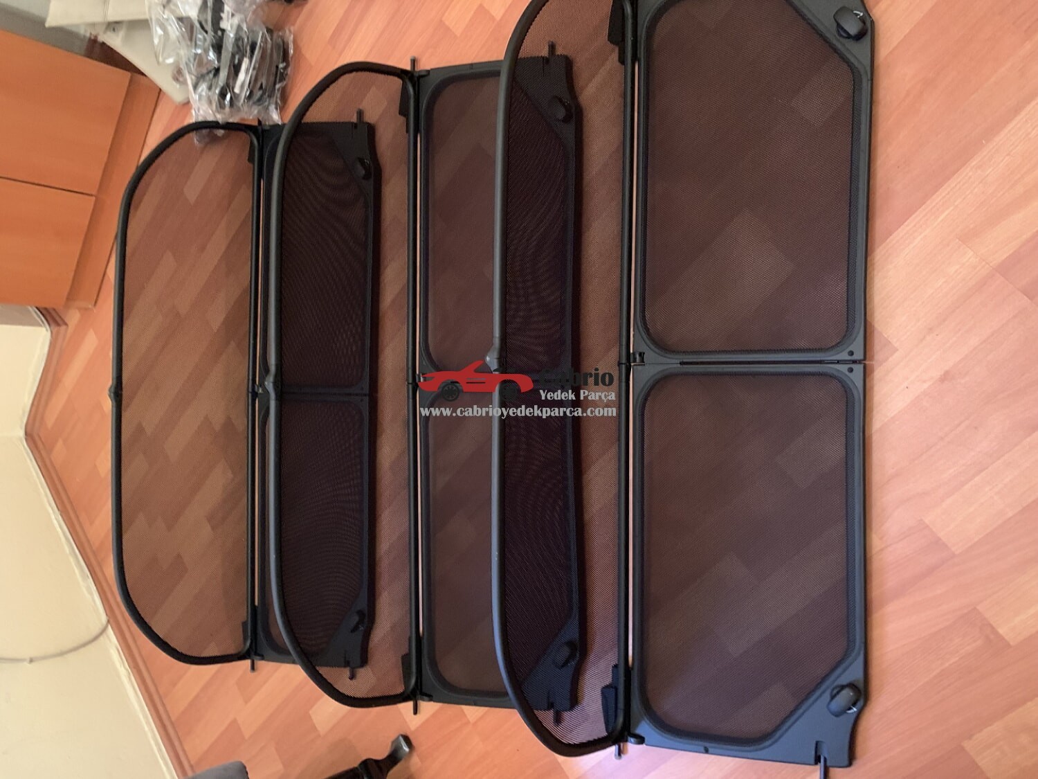 BMW 3 KASA E93 CABRİO SİNEKLİK RÜZGARLIK ORJİNAL ÇIKMA TEMİZ 7140937 YENİ 1100 EURO CİVARINDA YAN SANAYİ ÇÖPLERLE KARŞILAŞTIRMAYIN 