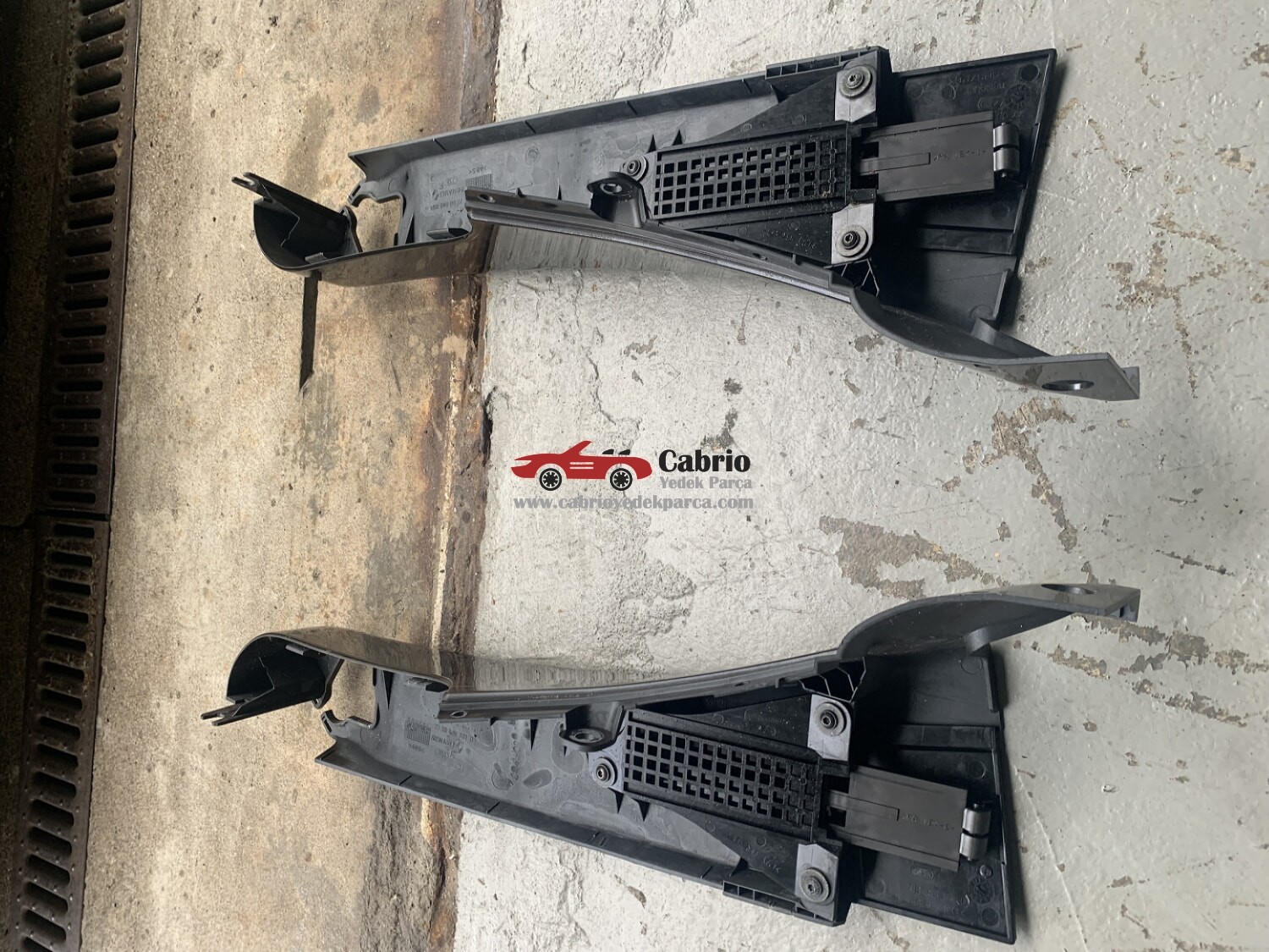 RENAULT MEGANE CABİO UYUMLU ORJİNAL TENTE FLAP VE PLASTİĞİ ÇIKMA TEMİZ