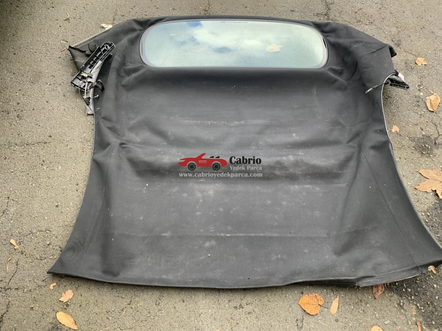 PORSCHE BOXSTER 987 UYUMLU TENTE DIŞ BEZİ ORJİNAL SİYAH ÇIKMA TEMİZ TEK HATA VARDIR ORJİNAL CAMI ÜZERİNDEDİR 