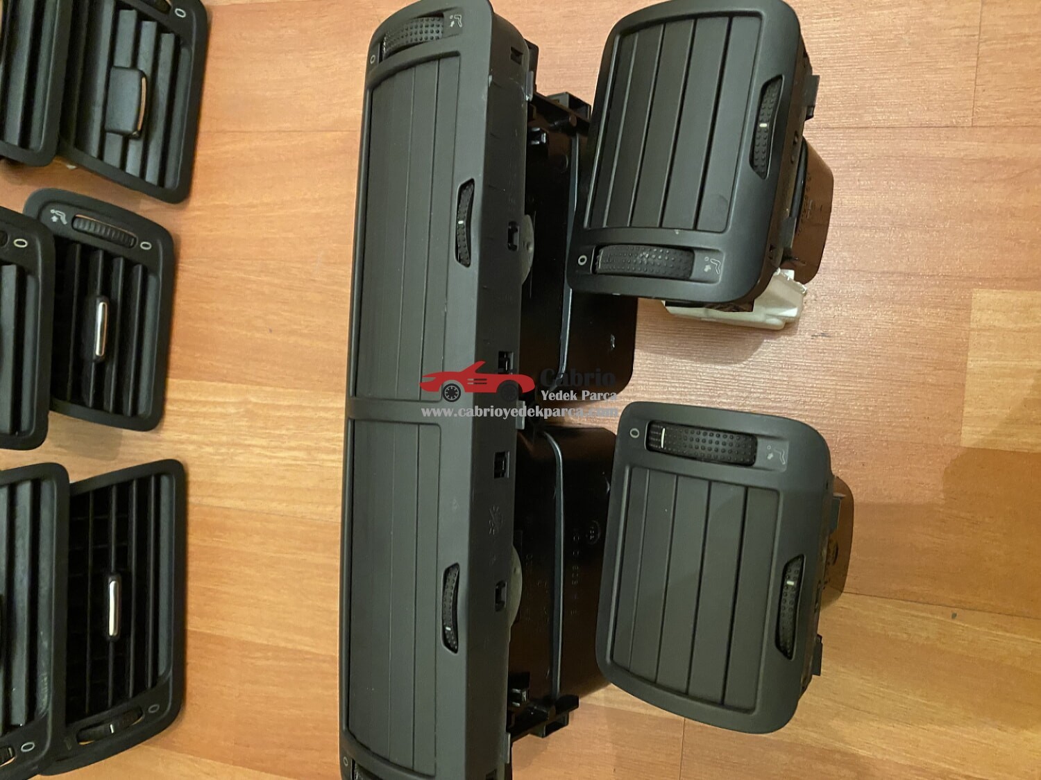 VOLKSWAGEN 3BG PASSAT B5 3B0819728D UYUMLU ORJİNAL KAPANMALI HAVA KANALLARI ORTA SAĞ SOL HAVA KANALI ÇIKMA TEMİZ