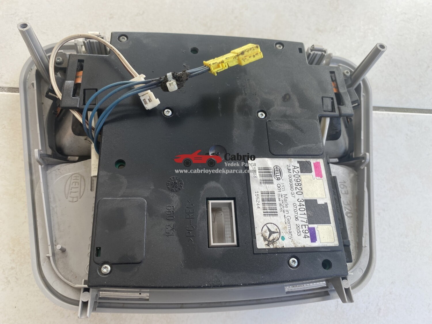 MERCEDES CLK W209 CABRİO UYUMLU ORJİNAL a2098200101 ÖN HARİTA OKUMALI İÇ LAMBA ÇIKMA TEMİZ 