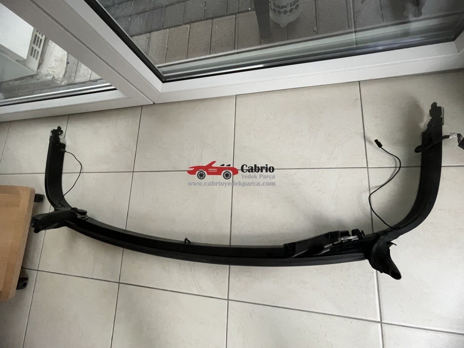 MİNİ COOPER R52 CABRİO UYUMLU ARKA TENTE KİLİTLERİ SAĞ SOL ORJİNAL ÇIKMA TEMİZ FİTİLİ ÜSTÜNDE 