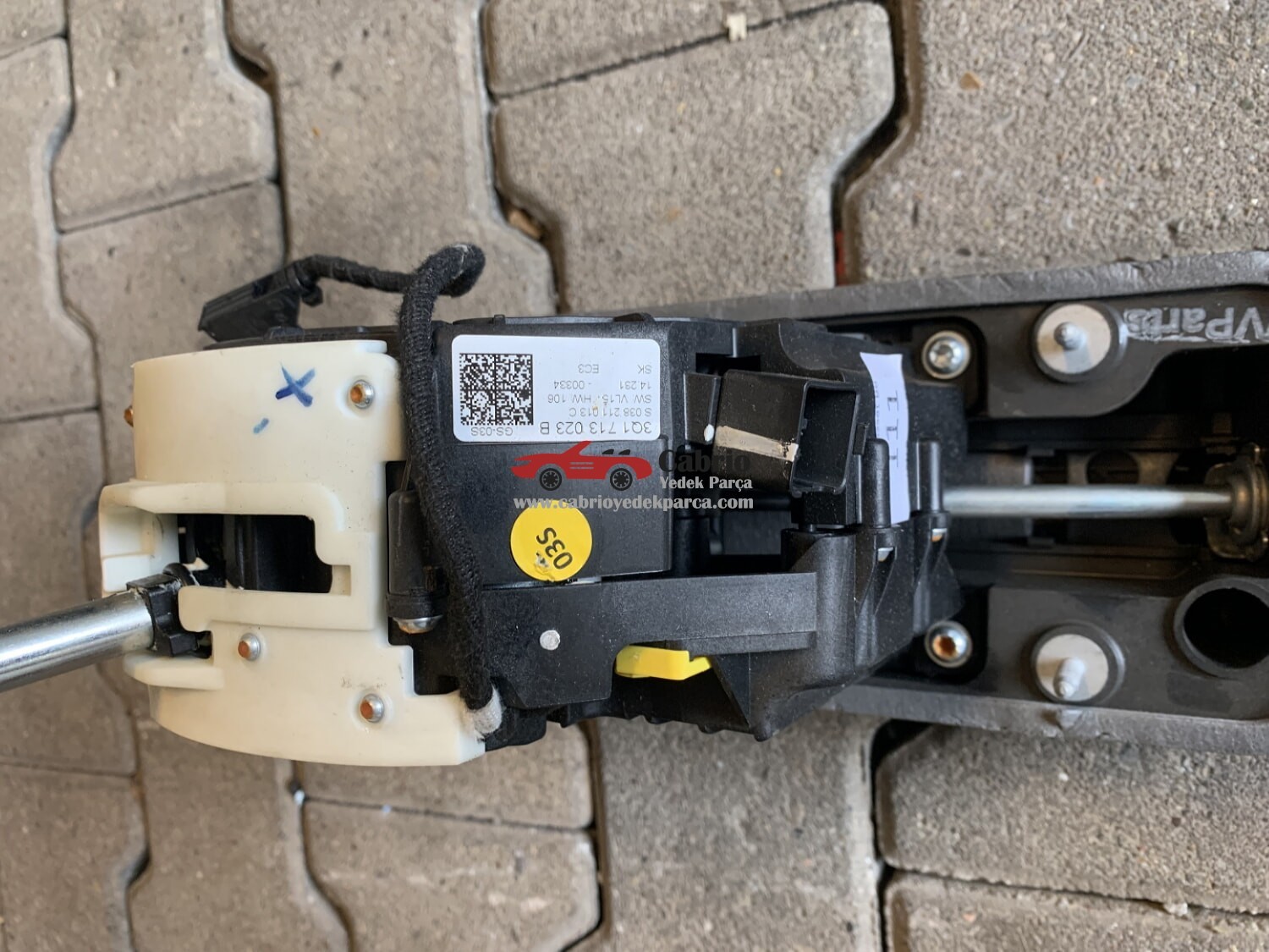 VW PASSAT B8 Q1713023B OTOMATİK VİTES MEKANİZMASI VİTES BEYİNİ ÇIKMA ORJİNAL TEMİZ