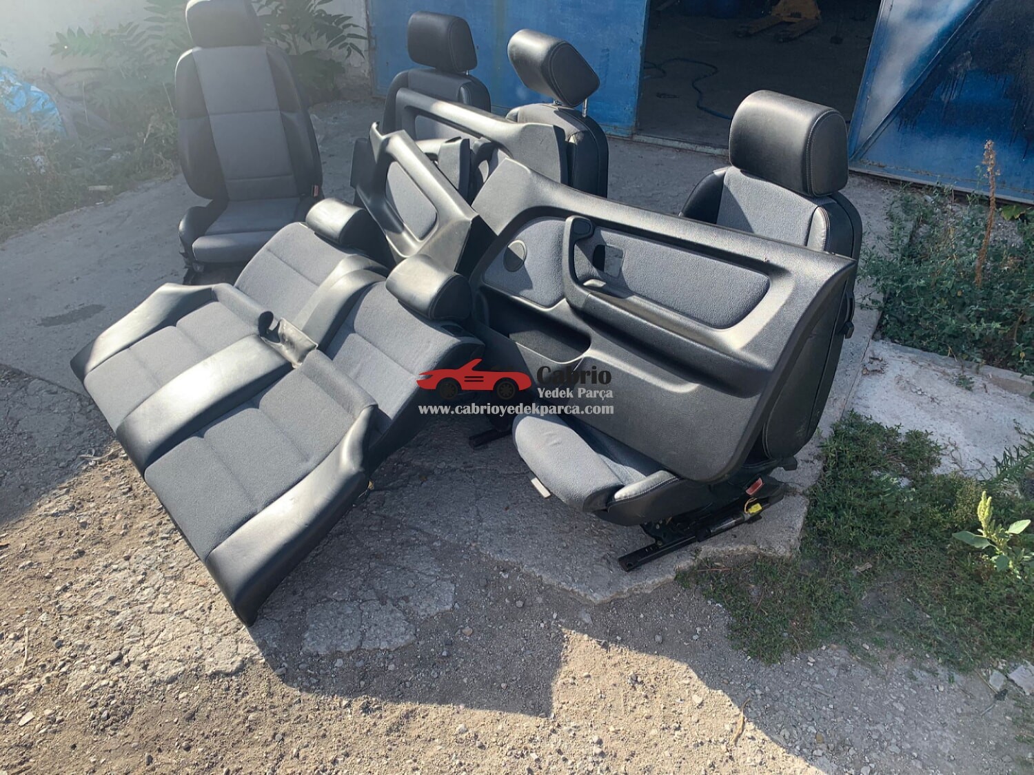 BMW E36 COMPACT UYUMLU RECORA SİYAH DERİ ORTASI KUMAŞ ARKA ÖN KAPI DÖŞEMELERİ DAHİL ORJİNAL TAKIM KOLTUK