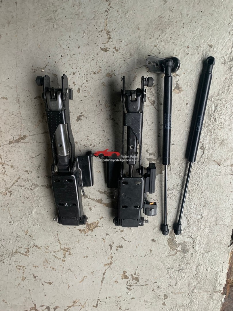 VOLVO C70 CABRİO UYUMLU ORJİNAL TENTE ARKA KAPAĞI SAĞ SOL KİLİTLERİ SVİÇLERİ ÜSTÜNDE ÇIKMA TEMİZ 