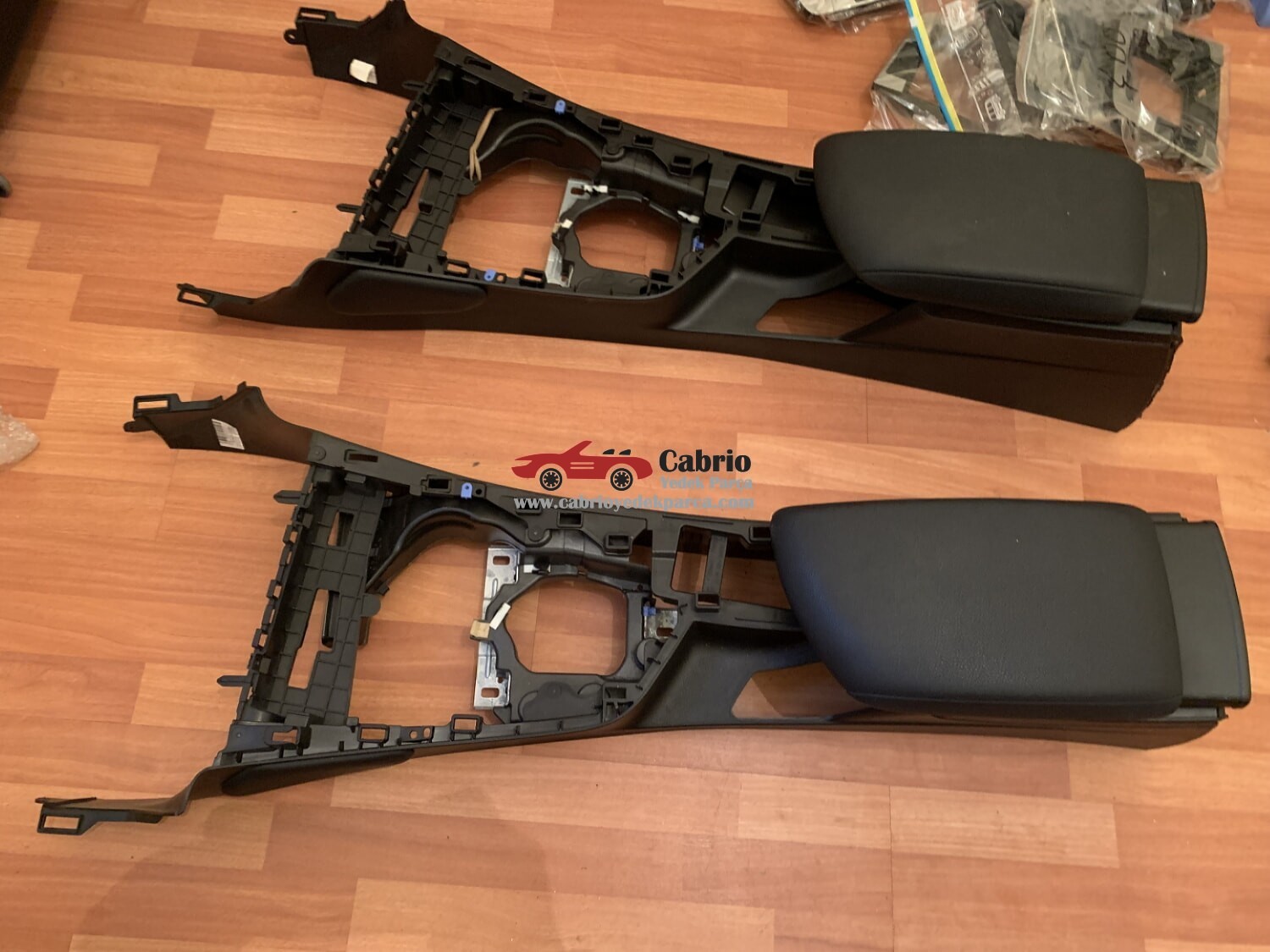 BMW F20 F22 F23 UYUMLU ORJİNAL ORTA KONSOL KOLÇAK KOL DAYAMA ÇIKMA TEMİZ BALDIR DESTEKLİ MODELİ 