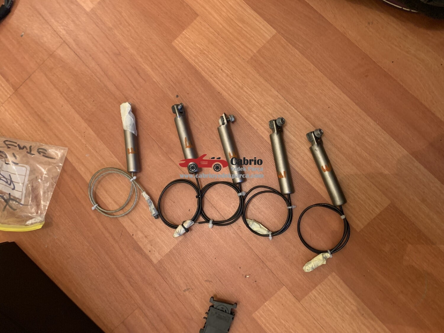 MERCEDES CLK W208 CABRİO UYUMLU ORJİNAL TENTE BEZİ ÇIKMA TEMİZ GERGİ TELİ 