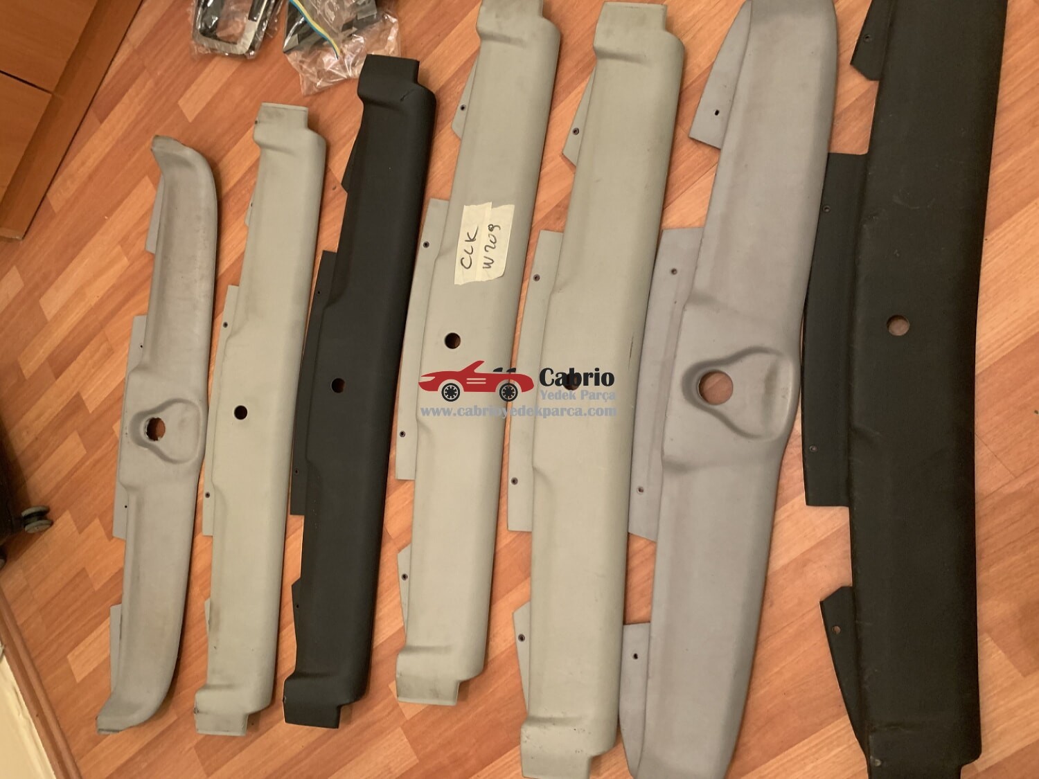 MERCEDES CLK E KASA W208 W209 W207 CABRİO UYUMLU TENTE ÖN KİLİT KAPAĞI ORJİNAL ÇIKMA TEMİZ