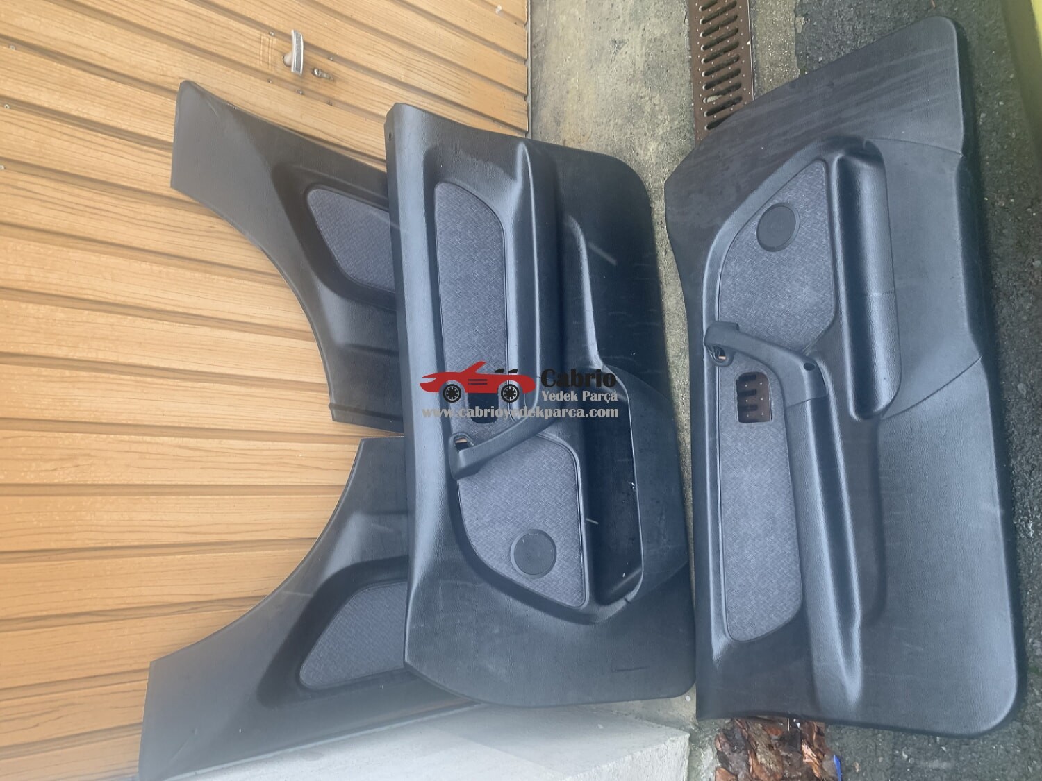 BMW E36 COMPACK UYUMLU ORJİNAL SİYAH DERİ KUMAŞ UYUMLU KAPI DÖŞEMESİ TAKIMI HATASIZ ÖN ARKA ÇIKMA TEMİZ