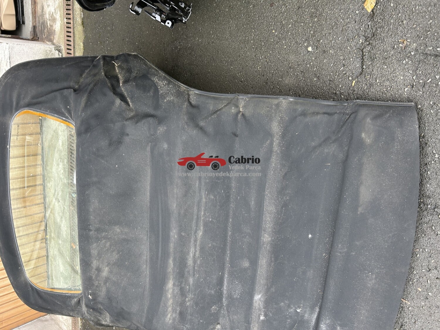 OPEL ASTRA G CABRİO UYUMLU ORJİNAL CABRİO TENTE KOMPLE HALDEDİR ÇIKMA TEMİZ SİYAH RENGİNDE TENTE DIŞ BEZİ İÇ BEZİ İSKELETİ ÖN KİLİTLERİ MOTORU TESİSATI SPİRALLERİ ÜSTÜNDEDİR