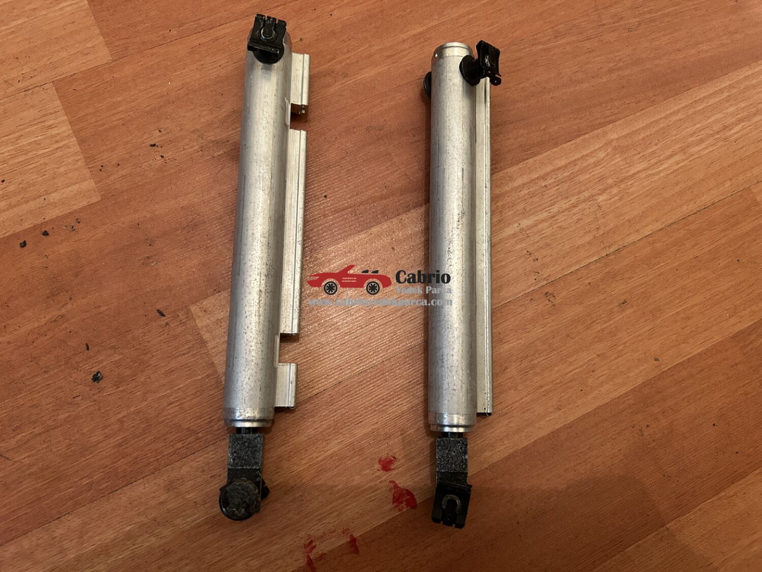 CHRYSLER CROSSFİRE CABRİO UYUMLU ORJİNAL TENTE AMORTİSÖRÜ ÇIKMA TEMİZ 