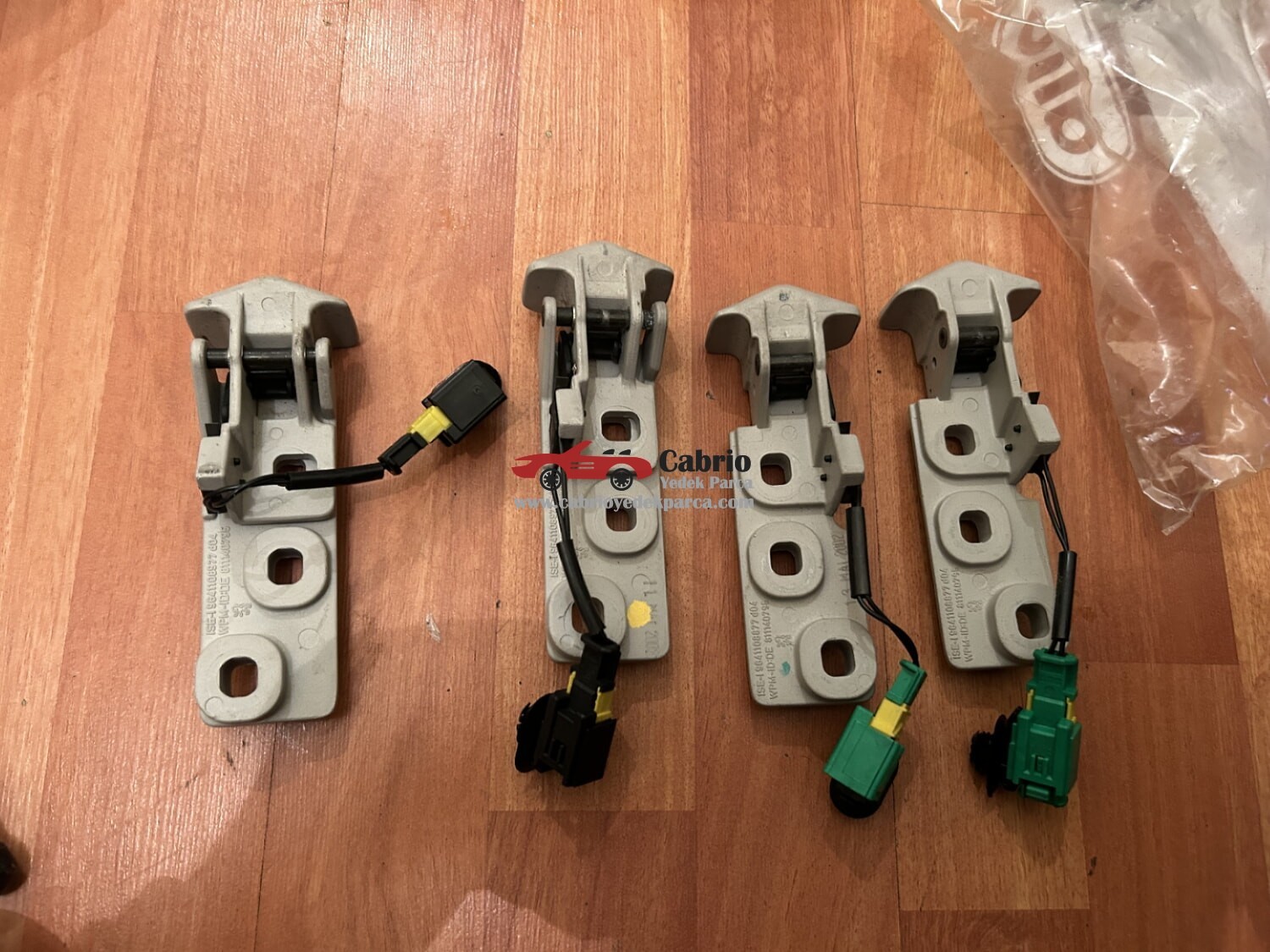 PEUGEOT 206 CC CABRİO UYUMLU ORJİNAL TENTE ÖN KİLİT ÇIKMA TEMİZ