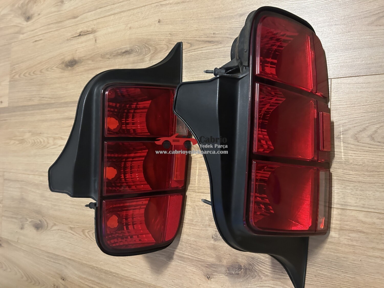 FORD MUSTANG UYUMLU S197 MODELİNİN SAĞ SOL STOP ÇIKMA ORJİNAL HATASIZ 