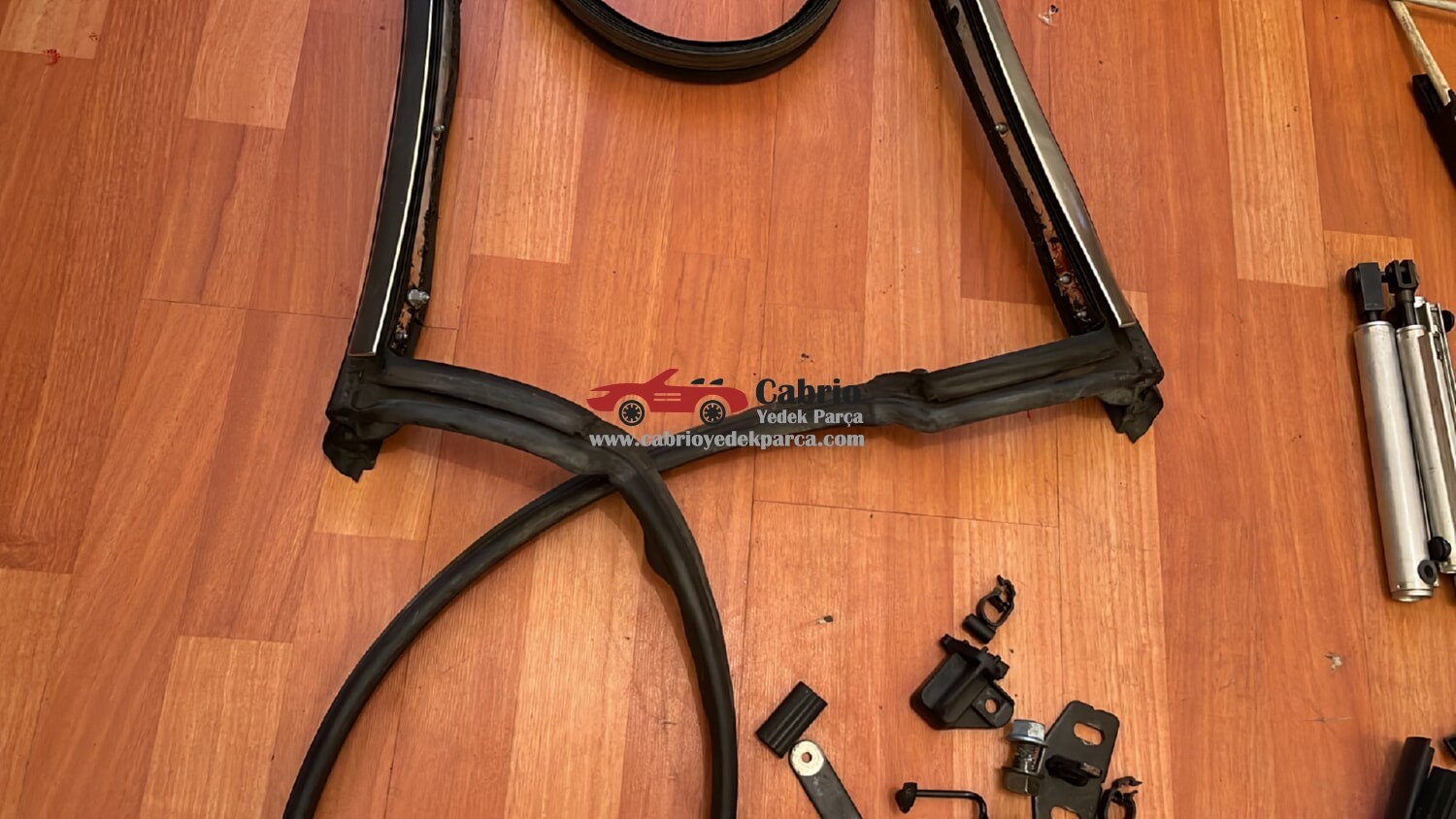 BMW F33 4 CABRİO F83 M4 CABRİO UYUMLU TENTE HARDTOP ORTA FİTİL ORJİNAL TEMİZ ÇIKMA 