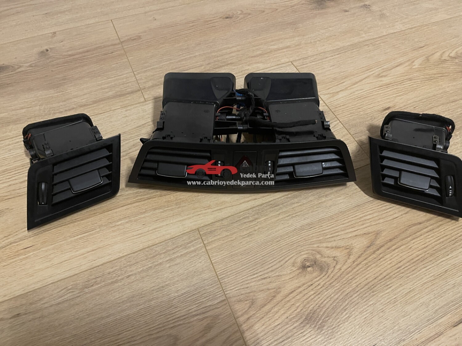 MERCEDES E KASA W207 COUPE CABRİO UYUMLU ORJİNAL HAVA KANALI SAĞ SOL ORTA OLARAK SET HALİNDE ÇIKMA TEMİZ YAN SANAYİ ÇÖPLERLE KARŞILAŞTIRMAYIN 