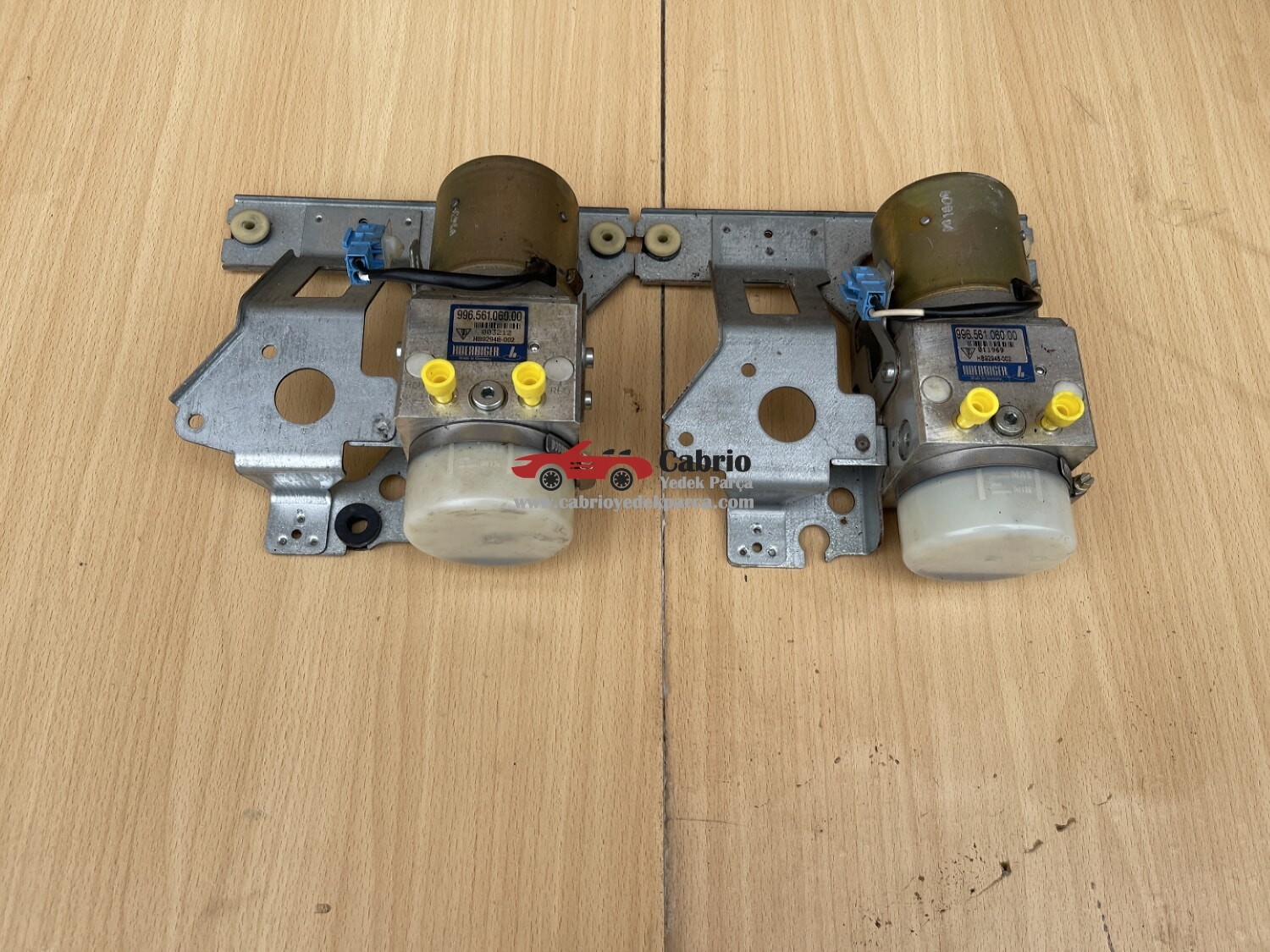 PORSCHE CABRİO 996 997 UYUMLU ORJİNAL 99656106000 TENTE POMPASI ÇIKMA TEMİZ ORJİNAL 