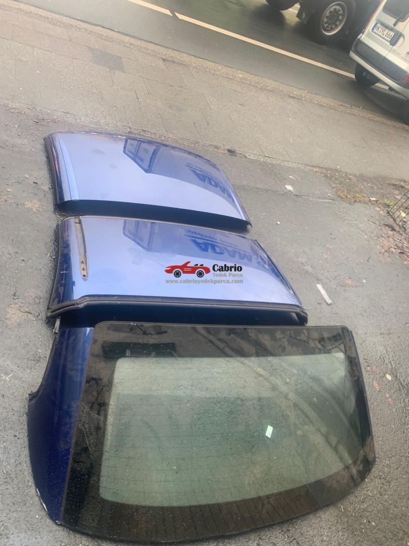 BMW F33 F83 M4 4 SERİSİ CABRİO UYUMLU ORJİNAL HARDTOP TENTE ÖN KAPAĞI FİTİLLERİ ÜZERİNDE MAVİ RENK ÇIKMA TEMİZ 