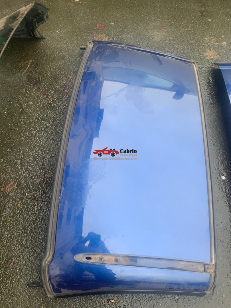 BMW F33 F83 M4 4 SERİSİ CABRİO UYUMLU ORJİNAL HARDTOP TENTE ORTA KAPAĞI FİTİLLERİ ÜZERİNDE MAVİ RENK ÇIKMA TEMİZ 