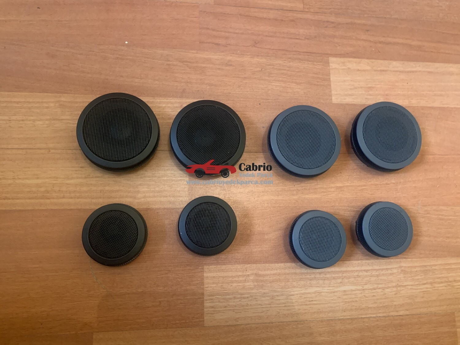 BMW E36 SERİLERİNE UYUMLU ORJİNAL HOPARLÖR KAPI TWETERİ SET OLARAK 2 TANE KÜÇÜK 2 TANE BÜYÜK ÇIKMA TEMİZ