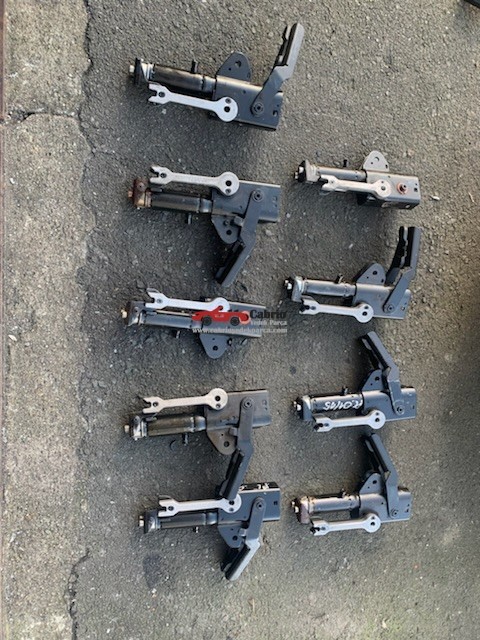 BMW Z4 E85 CABRİO UYUMLU ORJİNAL TENTE HİDROLİK AMORTİSÖRÜ ÇIKMA TEMİZ