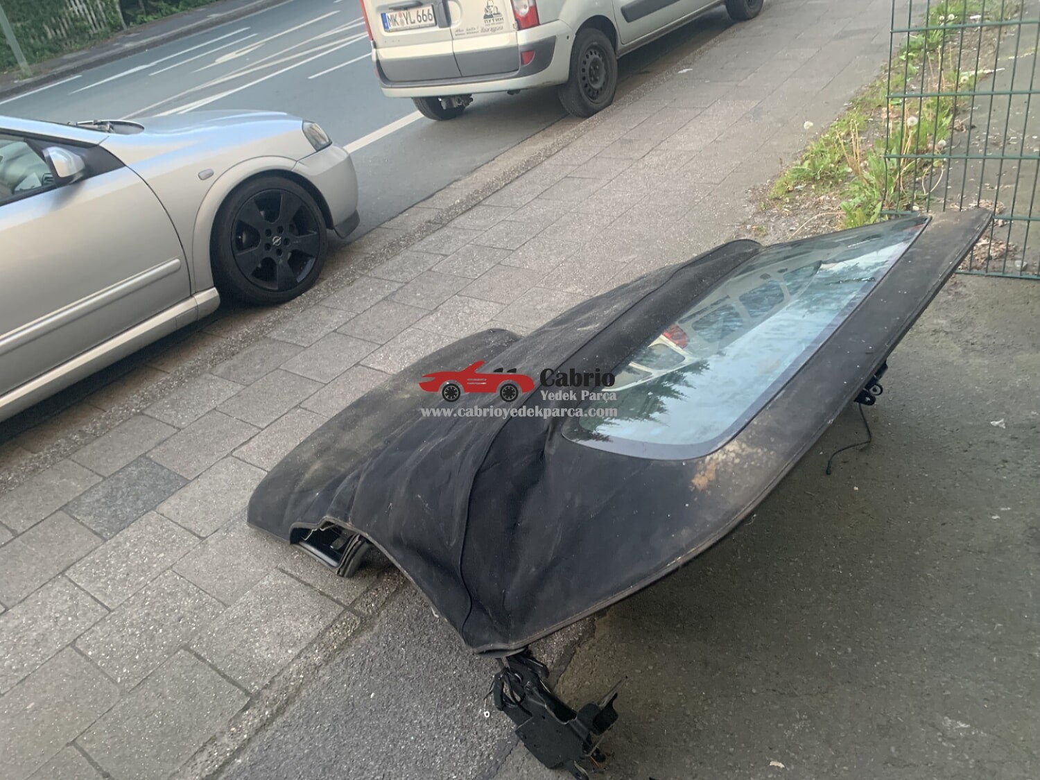 MERCEDES CLK W208 CABRİO UYUMLU TENTE İSKELETİ ORJİNAL BOŞ OLARAK İSREĞE BAĞLI DOLU OLARAKTA VEREBİLİRİM 