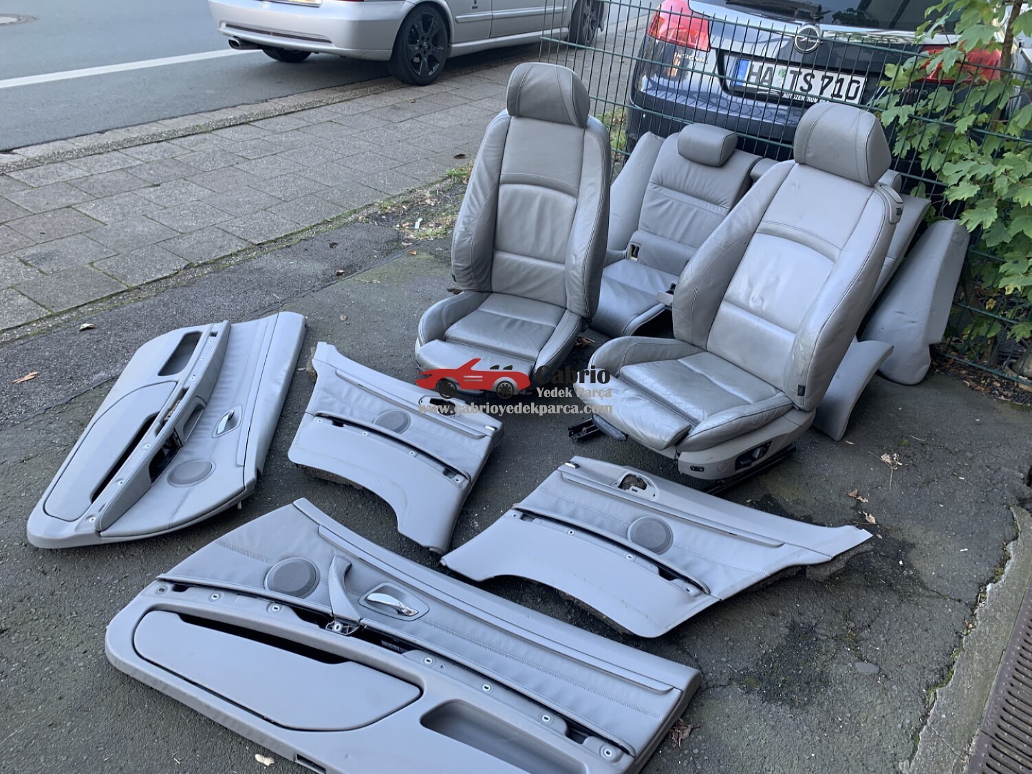 BMW E92 COUPE UYUMLU ELEKTRİKLİ MEMORY HAFIZALI RECARO GRİ DERİ SAĞ SOL ORJİNAL KOLTUK ARKA KOLTUKLAR DAHİLDİR 4 KAFALIK ÖN ARKA KAPI DÖŞEMELERİ ORJİNAL ALMANYA SAĞDA MEMORY HAFIZALI OLAN İNGLİZLERLE KARŞILAŞTIRMAYIN 