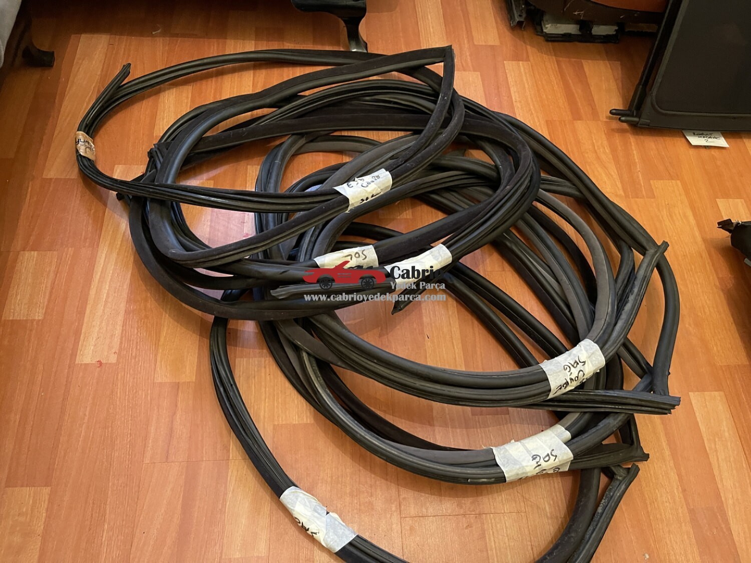 BMW E36 COUPE UYUMLU ORJİNAL KAPI FİTİLİ ÇIKMA TEMİZ 