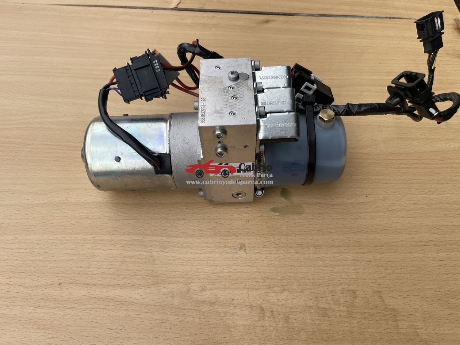 AUDİ CABRİO A5 S5 RS5 8F 8T UYUMLU ORJİNAL TENTE MOTORU ÇIKMA TEMİZ 