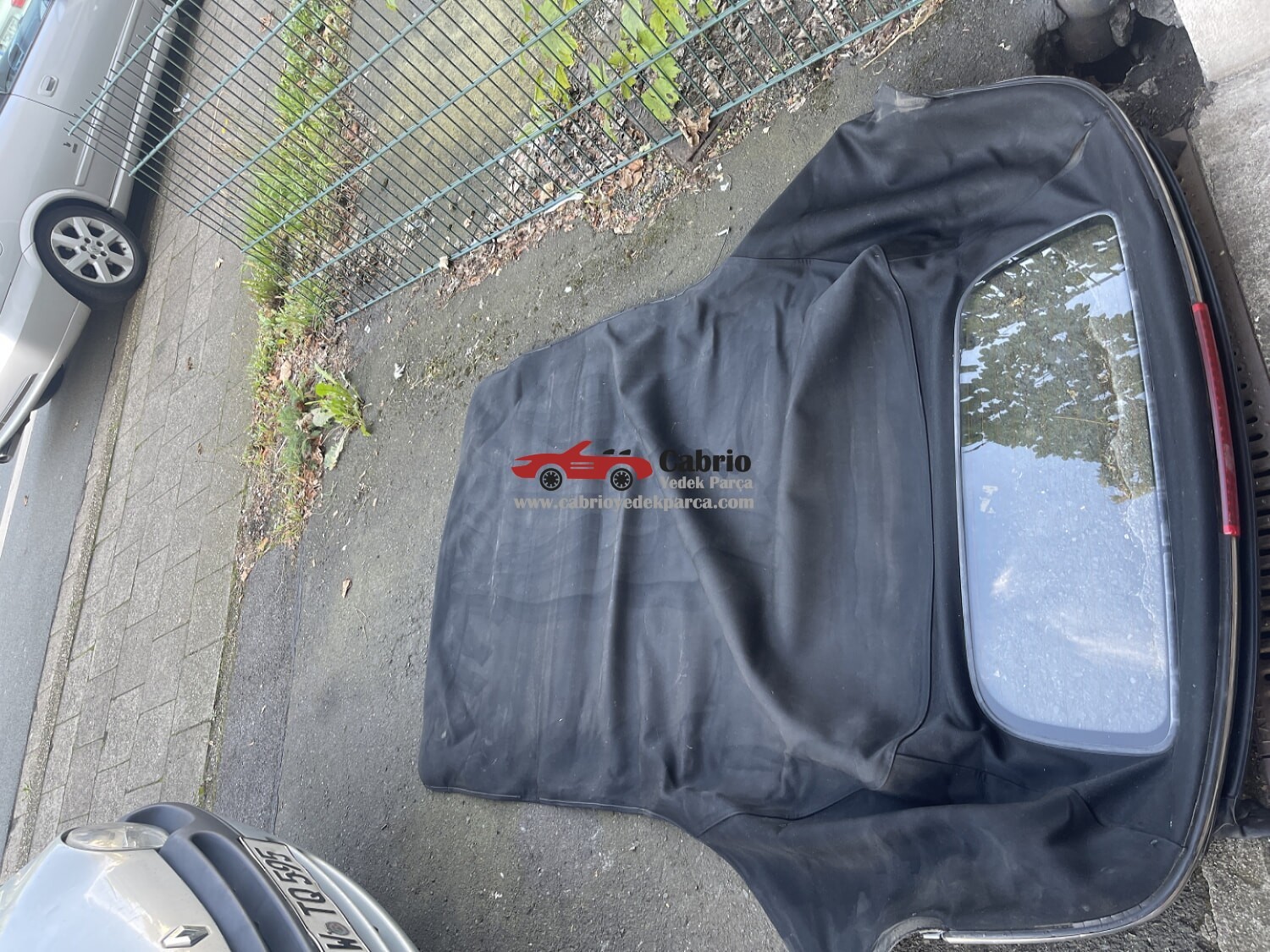 MİNİ COOPER R52 CABRİO UYUMLU ORJİNAL SİYAH RENK TENTE CAMI ORJİNAL ÇIKMA TEMİZ 