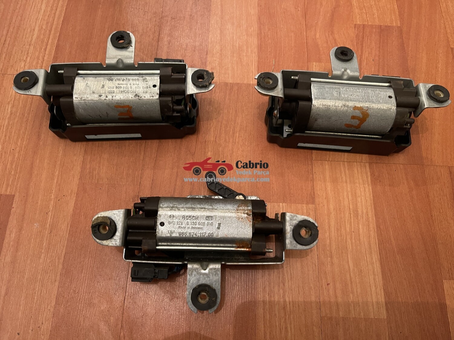 PORSCHE BOXSTER 986 987 UYUMLU 98662411700 TENTE KAPAĞI KİLİT MOTORU MEKANİZMASI ORJİNAL ÇIKMA TEMİZ HATASIZ